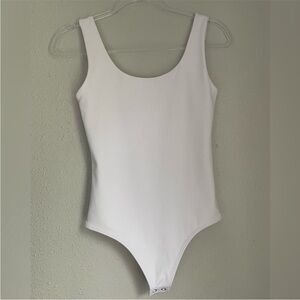 Express Body Contour white scoop neck tank bodysuit size XS EUC